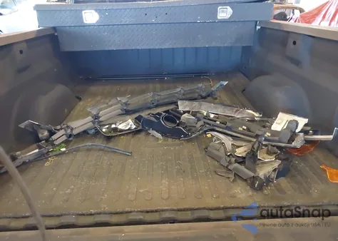 2017 Chevrolet Silverado 1500 1Lt из США, поврежденный, VIN 3GCUKREC5HG266754